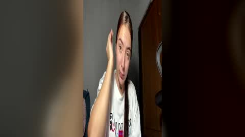 Snapshot of estefa1 chatting on June 17, 2026, 8:06 am estefa1 online show from June 17, 2026, 8:06 am