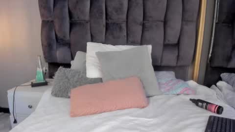 Snapshot of estefania__gomez chatting on February 17, 2025, 12:43 am estefania__gomez online show from February 17, 2025, 12:43 am