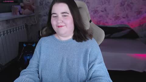 estelle_hicks online show from May 1, 2026, 7:07 pm
