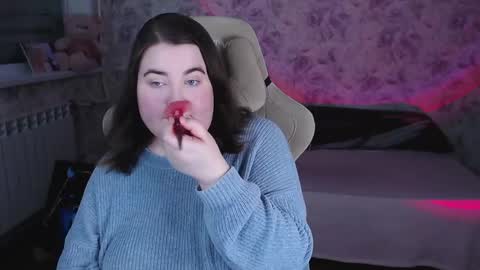 Snapshot of estelle_hicks chatting on May 3, 2026, 6:47 pm estelle_hicks online show from May 3, 2026, 6:47 pm