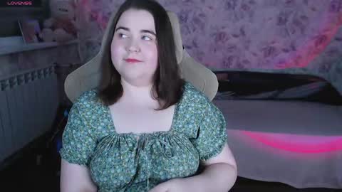 Snapshot of estelle_hicks chatting on May 19, 2026, 7:20 pm estelle_hicks online show from May 19, 2026, 7:20 pm