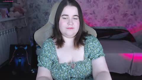Snapshot of estelle_hicks chatting on May 21, 2026, 7:32 pm estelle_hicks online show from May 21, 2026, 7:32 pm