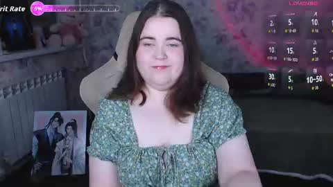 Snapshot of estelle_hicks chatting on July 15, 2026, 7:30 pm estelle_hicks online show from July 15, 2026, 7:30 pm