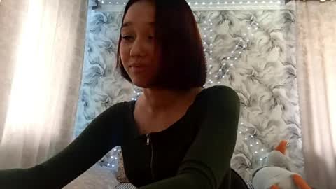Snapshot of estellekirbo chatting on April 4, 2026, 12:57 pm estellekirbo online show from April 4, 2026, 12:57 pm