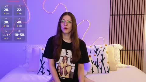 Ester online show from February 3, 2025, 9:07 pm