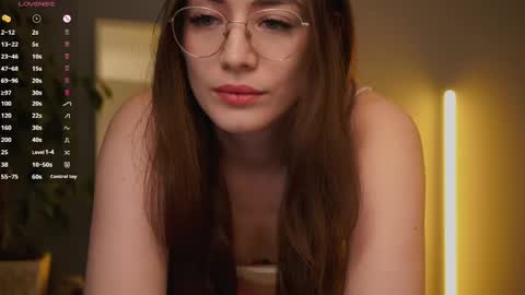 Snapshot of ester_hill chatting on April 20, 2026, 3:09 am Ester online show from April 20, 2026, 3:09 am