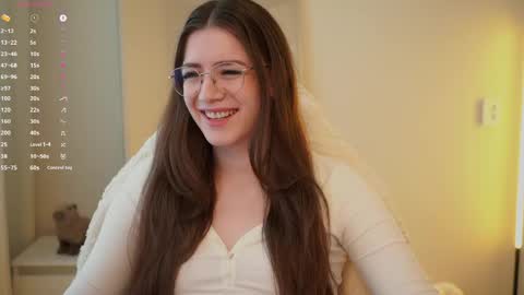Snapshot of ester_hill chatting on May 28, 2026, 3:59 am Ester online show from May 28, 2026, 3:59 am