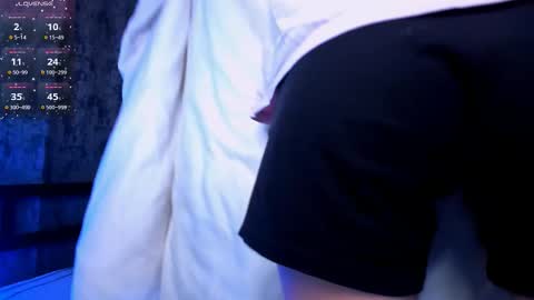 Ester online show from October 30, 2025, 12:17 pm