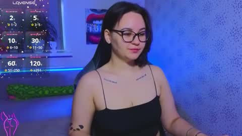 EsterPlayful online show from October 25, 2025, 8:11 am