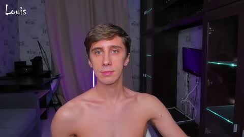 Snapshot of esthetics_boys chatting on December 4, 2024, 9:24 pm LOUIS online show from December 4, 2024, 9:24 pm