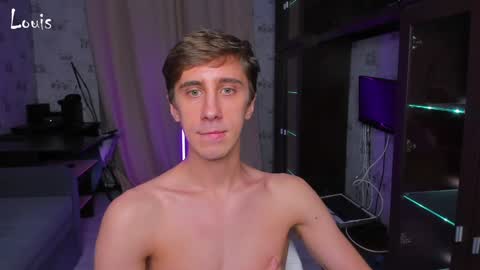 Snapshot of esthetics_boys chatting on December 5, 2024, 12:30 am LOUIS online show from December 5, 2024, 12:30 am