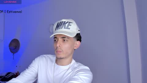 estivenvel online show from February 27, 2025, 5:36 pm