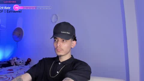 estivenvel online show from March 10, 2025, 6:01 pm