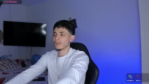 estivenvel online show from September 22, 2025, 5:37 pm