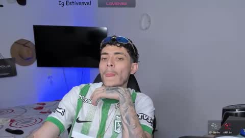 estivenvel online show from November 20, 2025, 6:29 pm