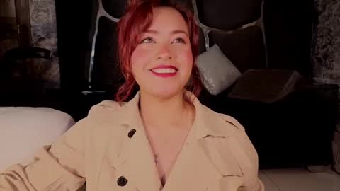 estrella05_ online show from September 27, 2025, 4:39 am