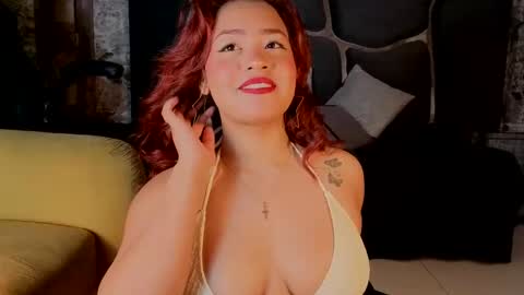 estrella05_ online show from October 28, 2025, 5:22 am