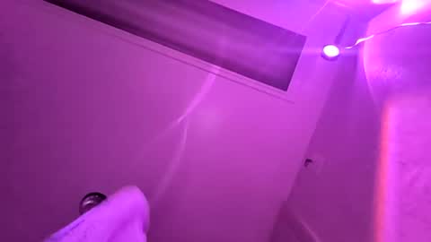 et528007 online show from September 18, 2025, 2:19 pm