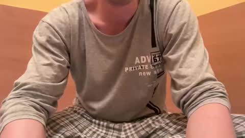 Snapshot of etat_on chatting on February 14, 2025, 12:30 am Tom online show from February 14, 2025, 12:30 am