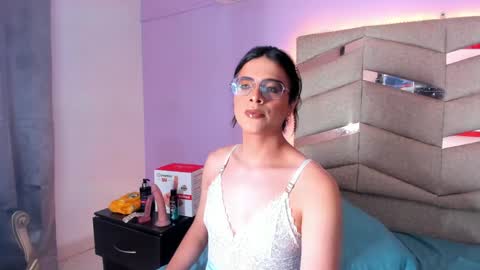 Snapshot of eterea_blow chatting on March 5, 2025, 2:46 am Eterea online show from March 5, 2025, 2:46 am