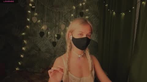 Snapshot of eternalophelia chatting on March 5, 2026, 10:17 pm Sophia online show from March 5, 2026, 10:17 pm