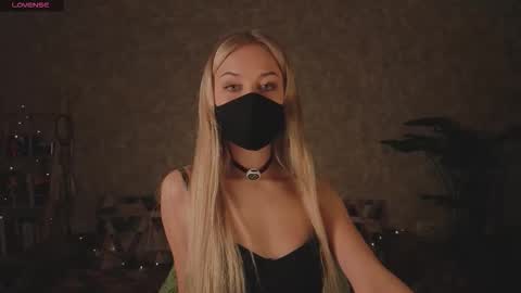 Snapshot of eternalophelia chatting on March 26, 2026, 10:15 pm Sophia online show from March 26, 2026, 10:15 pm