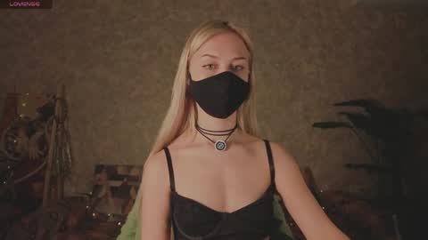 Snapshot of eternalophelia chatting on April 1, 2026, 11:35 pm Sophia online show from April 1, 2026, 11:35 pm