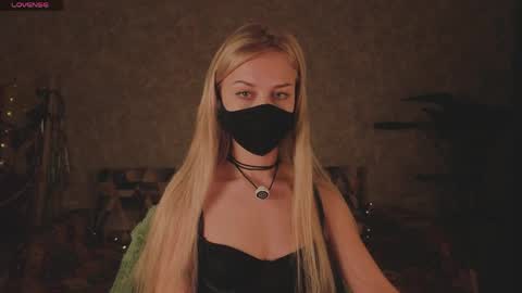 Snapshot of eternalophelia chatting on April 2, 2026, 8:39 pm Sophia online show from April 2, 2026, 8:39 pm