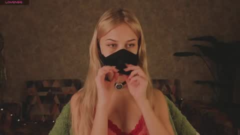 Snapshot of eternalophelia chatting on April 3, 2026, 9:13 pm Sophia online show from April 3, 2026, 9:13 pm