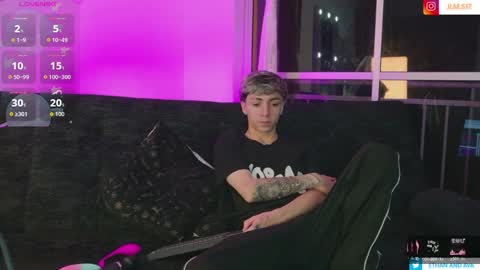 ethan and ava online show from May 15, 2026, 2:29 am
