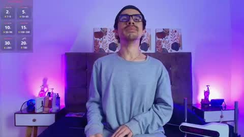 ethan  online show from July 14, 2026, 3:33 am