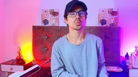 ethan  online show from August 4, 2026, 3:32 am