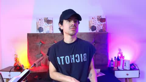 ethan  online show from August 5, 2026, 3:31 am
