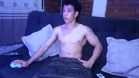 Snapshot of ethan_noir chatting on December 30, 2024, 4:31 am Ethan Noir online show from December 30, 2024, 4:31 am