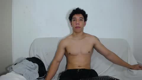 Snapshot of ethan_noir chatting on February 21, 2025, 10:15 pm Ethan Noir online show from February 21, 2025, 10:15 pm