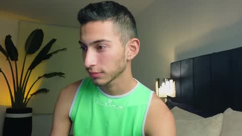 Snapshot of ethan_skiny_ chatting on December 19, 2024, 3:07 am Joan online show from December 19, 2024, 3:07 am