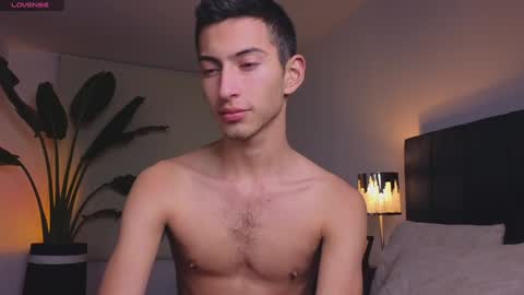 Snapshot of ethan_skiny_ chatting on January 6, 2025, 4:04 am Joan online show from January 6, 2025, 4:04 am