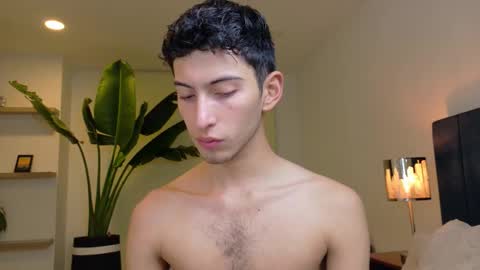 Snapshot of ethan_skiny_ chatting on November 12, 2025, 4:24 am Joan online show from November 12, 2025, 4:24 am