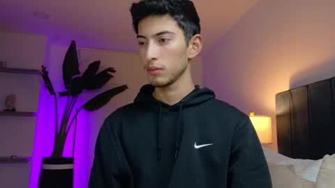 Snapshot of ethan_skiny_ chatting on February 27, 2026, 6:57 am Joan online show from February 27, 2026, 6:57 am