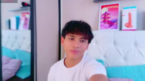 Snapshot of ethan_westt chatting on June 1, 2026, 8:43 pm Ethan online show from June 1, 2026, 8:43 pm