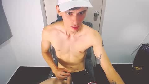 Snapshot of ethancoleeman chatting on April 21, 2026, 1:42 am EthanColeeman online show from April 21, 2026, 1:42 am
