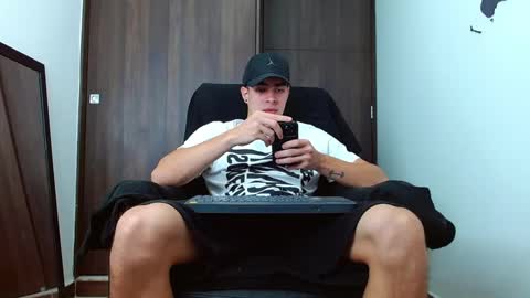 ethangreey1 online show from February 5, 2025, 3:09 pm