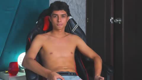 ethanlowell online show from February 5, 2025, 12:31 am