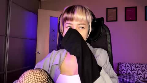 Snapshot of ethelynprochaska chatting on November 20, 2025, 8:03 am Emily online show from November 20, 2025, 8:03 am