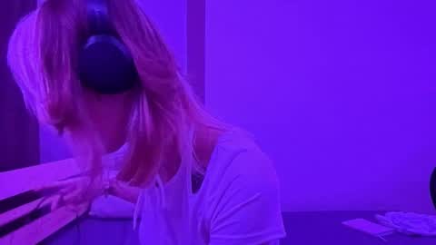 Snapshot of ethelynprochaska chatting on November 22, 2025, 7:13 pm Emily online show from November 22, 2025, 7:13 pm