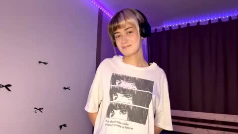 Snapshot of ethelynprochaska chatting on November 24, 2025, 1:11 pm Emily online show from November 24, 2025, 1:11 pm