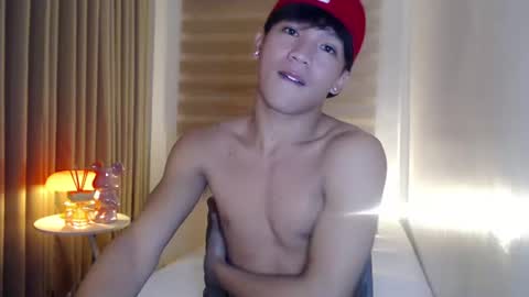 Snapshot of etherealboytoy4hire chatting on June 18, 2026, 2:21 pm Rey online show from June 18, 2026, 2:21 pm
