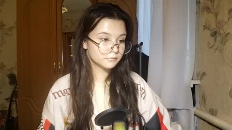 Snapshot of eugeniecarrubba chatting on May 20, 2026, 3:18 pm Lily 1st day online show from May 20, 2026, 3:18 pm