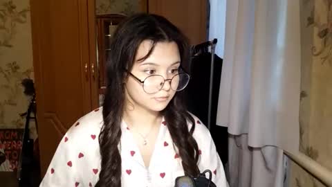 Snapshot of eugeniecarrubba chatting on May 22, 2026, 3:28 pm Lily 1st day online show from May 22, 2026, 3:28 pm