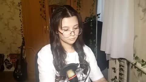 Snapshot of eugeniecarrubba chatting on May 26, 2026, 4:25 pm Lily 1st day online show from May 26, 2026, 4:25 pm